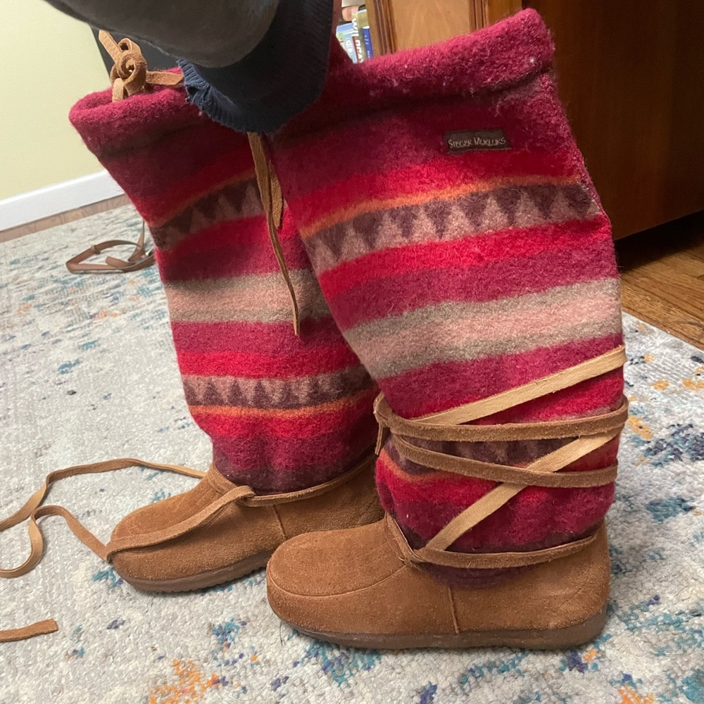 Steger Mukluks Red and Brown Boots